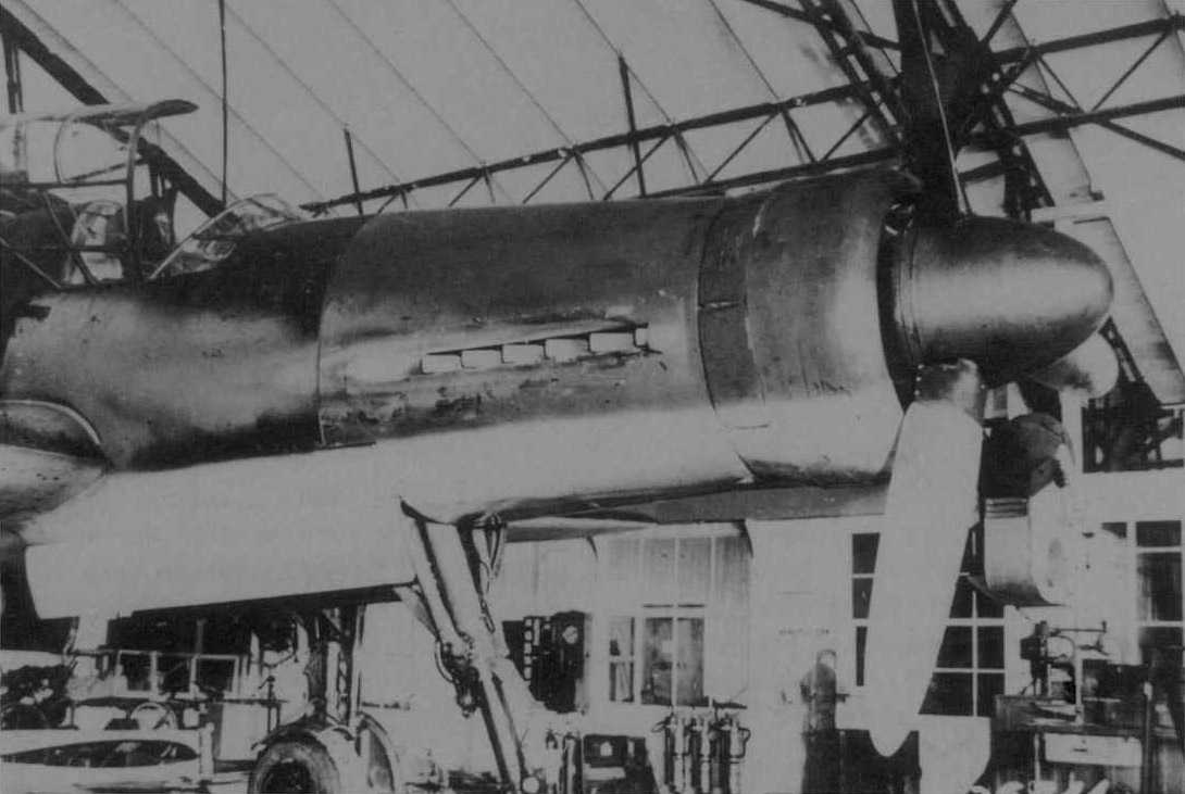 Do335-A12-(RP+UB)-WrkN240112-Trainer-Captured-By-RAF-AirMin223-At-Dornier-Oberpfaffenhofen-Factory-Bavaria-Germany-April-1945-&-Later-Crashed-Due-to-Rear-Engine-Fire-At-Fernhill-Road-Cove-Hampshire-UK-January-18-1946-03f.jpg (61K)